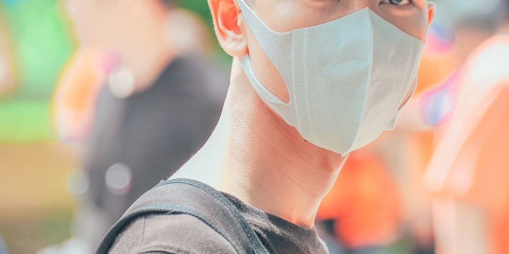 man-wearing-mask